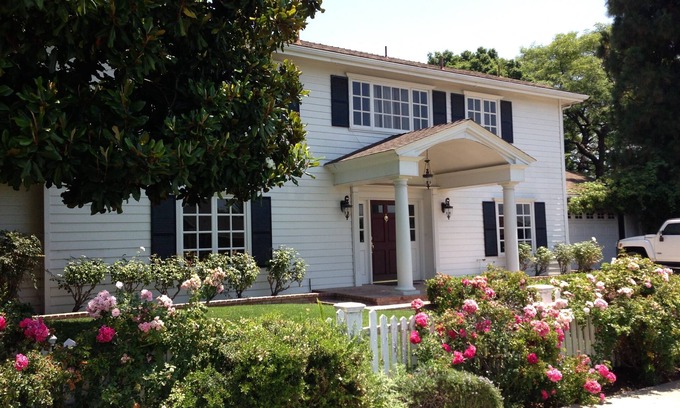 North Tustin Casa | Bellamente remodelado w grande privado Bkyd, piscina, spa. Cerca de Disneyland, Playas!