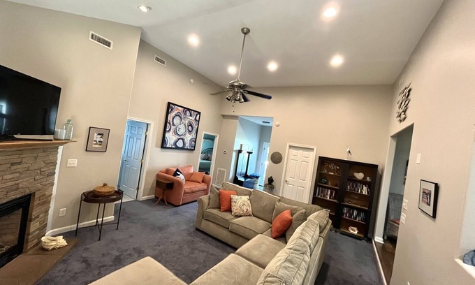 Milton Casa | Beautiful Family home with access to Red Mill Pond