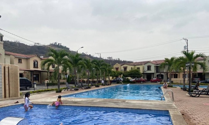 La Aurora Casa | Hermosa Casa Familiar en Ciudadela Privada con Piscina, área de juegos y deporte
