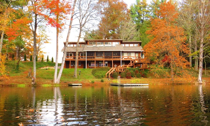 Arden Cabina | Maravilloso Lodge ¡Mirando el hermoso lago prístino El 18 acres en Asheville