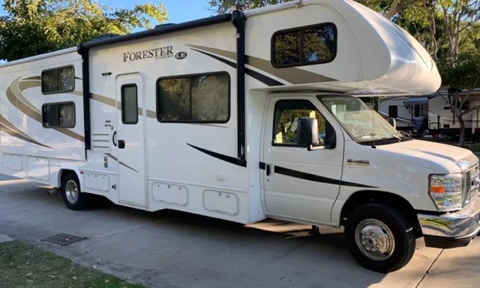 Lincoln Acres Casa | HERMOSA FAMILIA RV W / BUNKS PARA LOS NIÑOS COMO NUEVA CONDICIÓN MASCOTA AMIGABLE