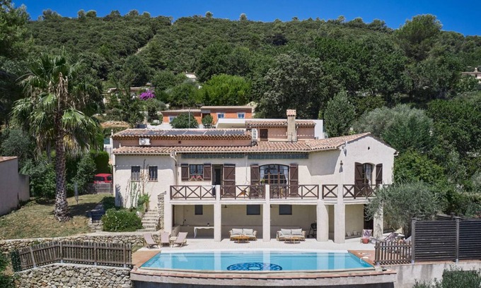 Le Tignet Villa | Hermosa villa familiar para 11 con piscina privada cerca de Grasse