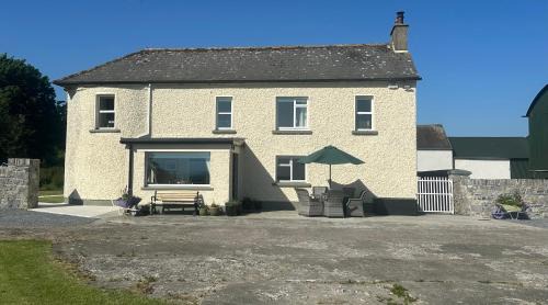South Tipperary Casa | Beautiful Farmhouse an Hour’s Drive From Four Irish Cities