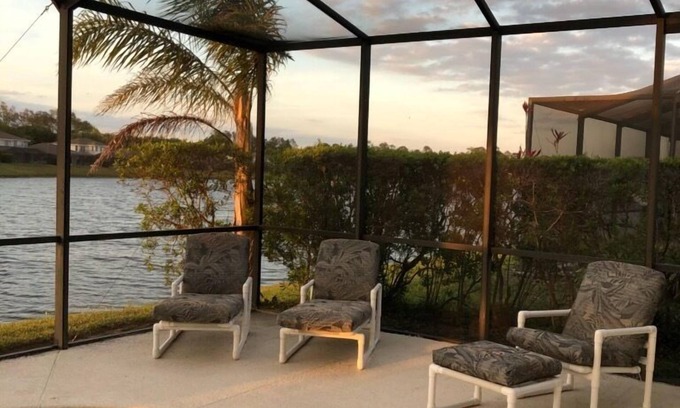 Sunset Lakes Casa | Hermosa, Cinco Dormitorios, con Vista al mar Inicio