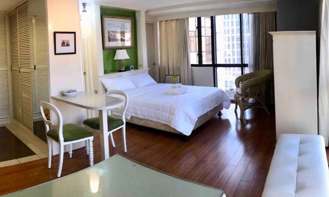 San Lorenzo Apartamento | Beautiful Flat in Greenbelt (WiFi & Netflix)