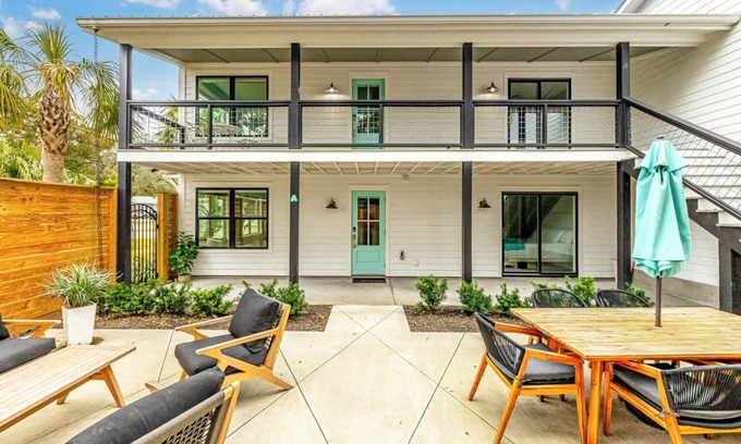 Saint Simons Island Condominio | *Beautiful* Folly Flats Just STEPS from the BEACH!