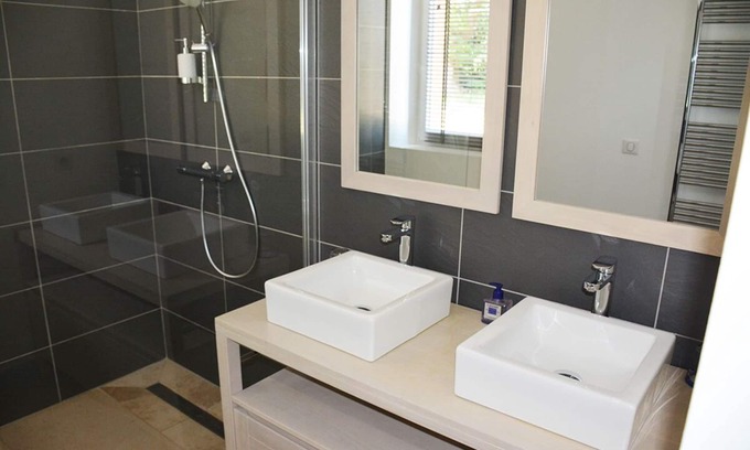 Saint-Genies-Bellevue Hotel | Muy bonita casa de campo recién renovada - parque 3ha. Servicios de alta gama.