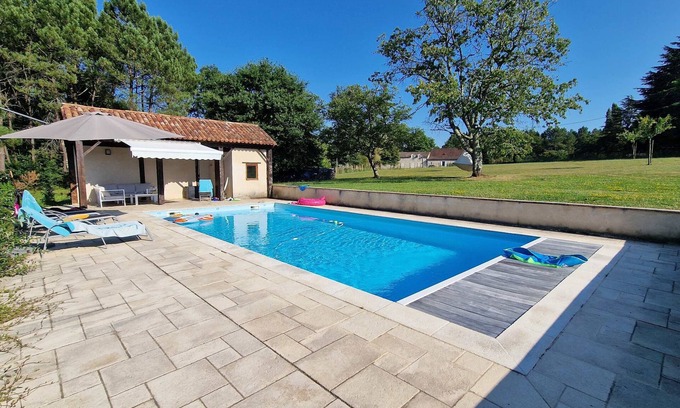 Saint-Meard-de-Gurcon Casa | Beautiful country house for 10 with swimming pool