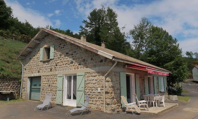 Usclades-et-Rieutord Casa | Estupenda casa de vacaciones privada con TV, terraza, mascotas permitida y aparcamiento