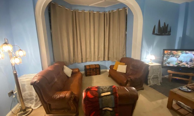 East Cowes Casa | Beautiful Frank James Court