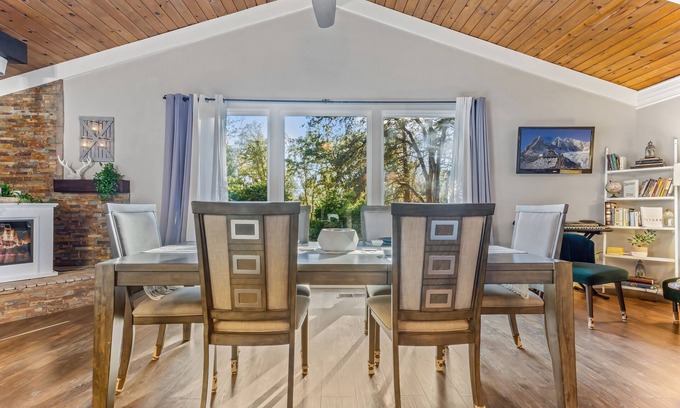 North Fork Casa | Beautiful Fully Stocked and Pet Friendly Home Near Yosemite and Bass Lake!!