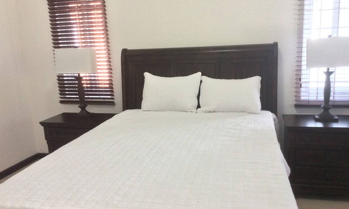 Gordon Town Apartamento | Hermoso apartamento amueblado con todas las comodidades modernas.