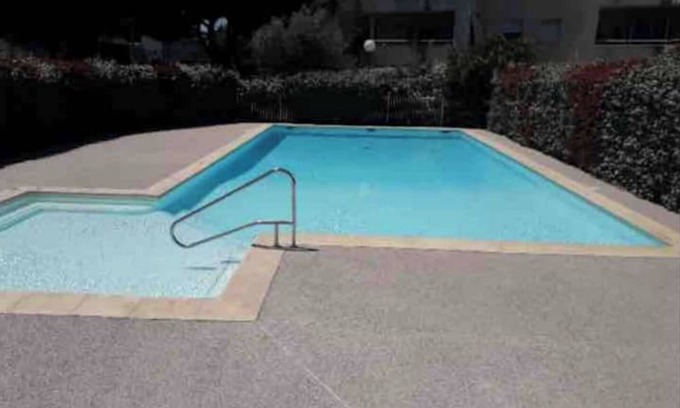Croix-d'Argent Apartamento | Beautiful garden apartment with swimming pool