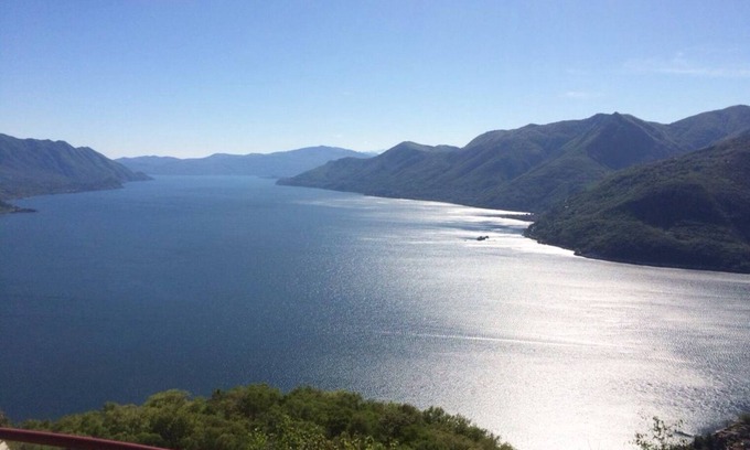 Agra Apartamento | Hermoso apartamento con jardín en una posición panorámica por encima del lago Maggiore