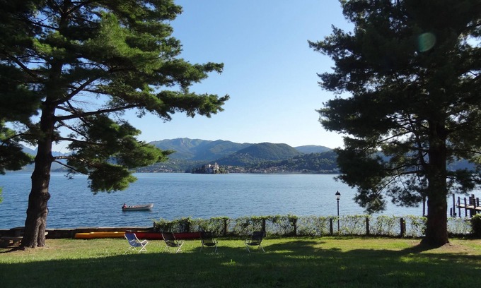 San Maurizio d'Opaglio Apartamento | Beautiful garden front Lake Orta for relax vacation free use conoes, bikes