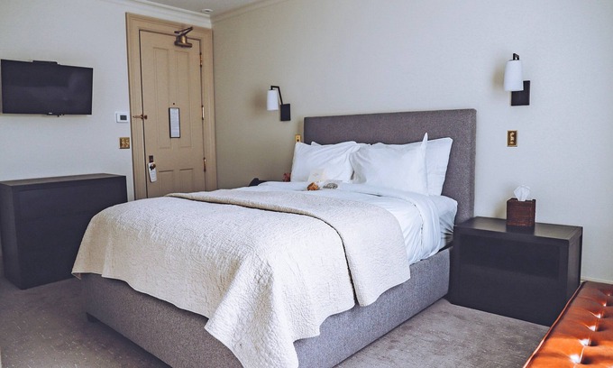 Milford Casa | Beautiful Garden Stay: Explore Milford's attractions at your doorstep!