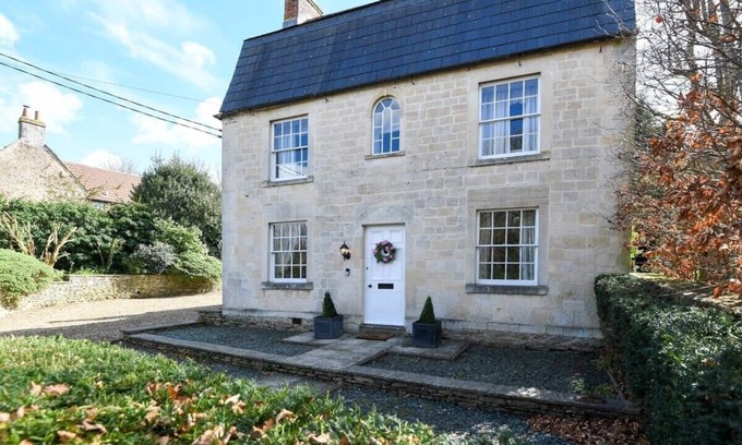 Beckington Casa | Beautiful Georgian Cottage near Frome
