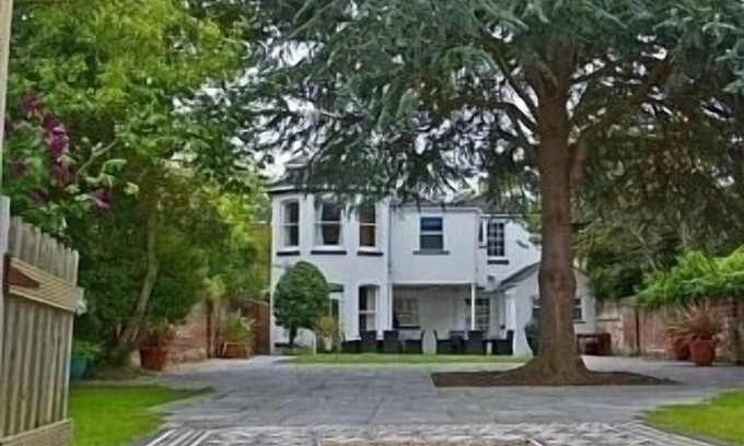 Gosport Casa | 4 * Self Catering Hermosa casa unifamiliar georgiana de grado II para 18 personas