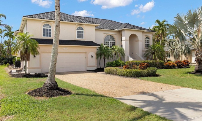 Beachview Country Club Estates Casa | Beautiful golf course home overlooking the greens and walking distance to the beach NEW!