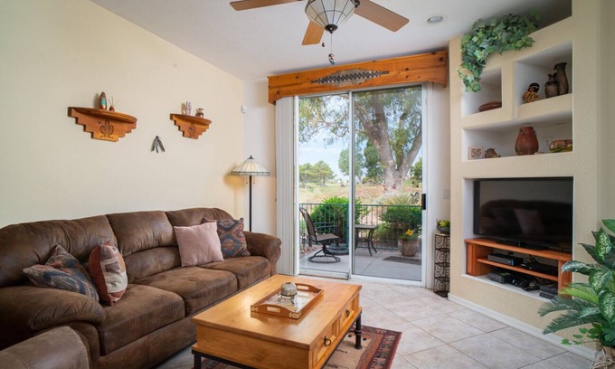 Superstition Lakes Condominio | Beautiful Golf Course view with gorgeous sunsets