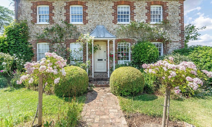 Hunston Casa | Beautiful Goodwood House
