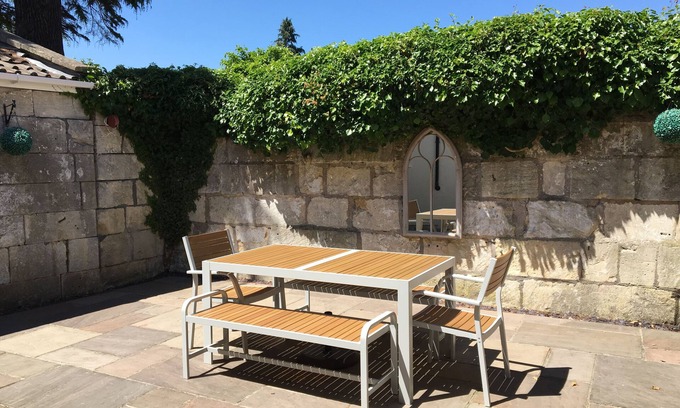 Bath Cabaña | Beautiful Grade II Period Cottage in Bath with 3 beds sleeps 6