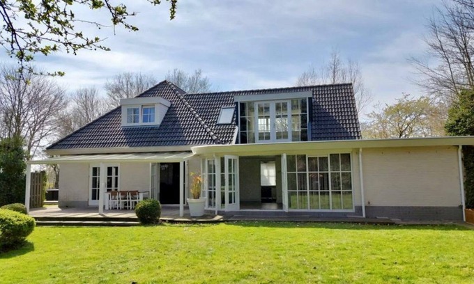 Schoorl Casa | Beautiful group home in Schoorl, close to the forest, beach