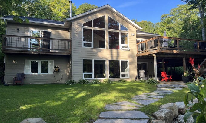 Dysart et al Cabaña | Cabaña de lujo frente al lago Haliburton con bañera de hidromasaje