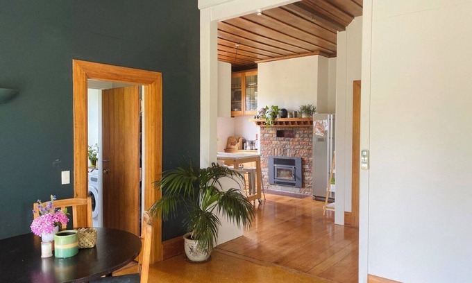 Havelock North Cabaña | Beautiful Havelock North Country Cottage on Organic Orchard. Pet friendly.