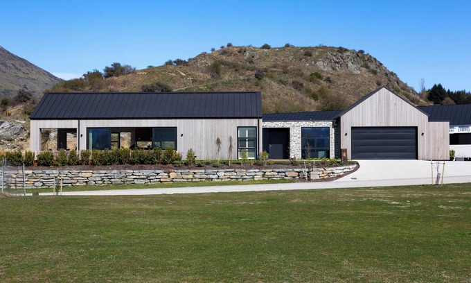 Lake Hayes Casa | Beautiful Haven| Luxurious Home | Queenstown | Stunning Central Location