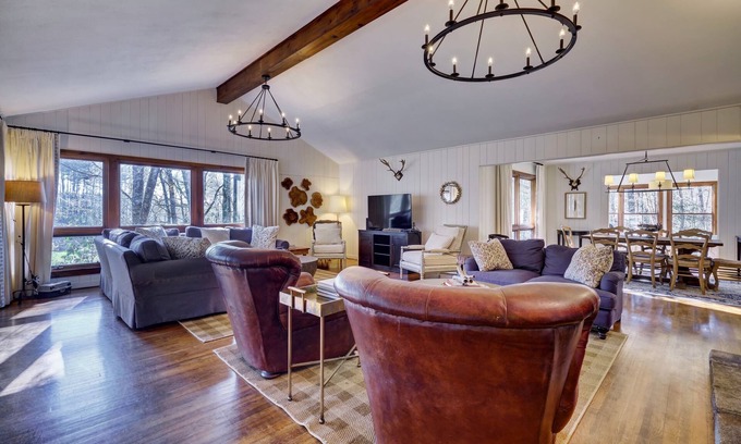 Cashiers Cabaña | Beautiful High Hampton-Charming 5-bedroom cottage