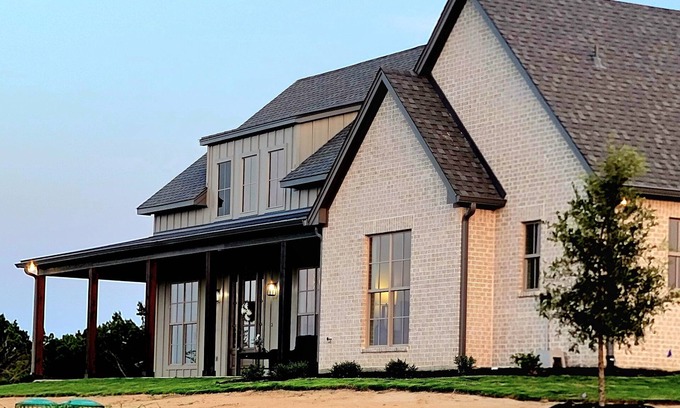 Dennis Casa | Beautiful Hillside Home Overlooking Dove Ridge Vineyard