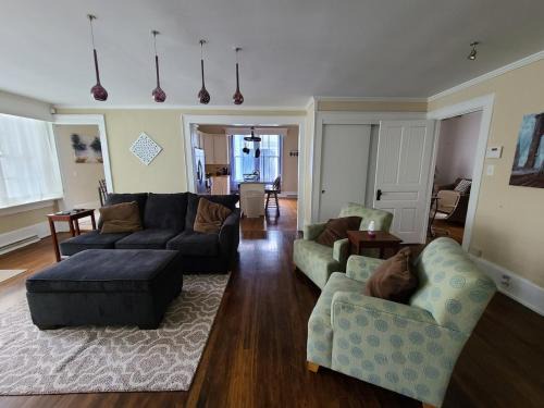 Lumberton Apartamento | Beautiful historic home with southern charm