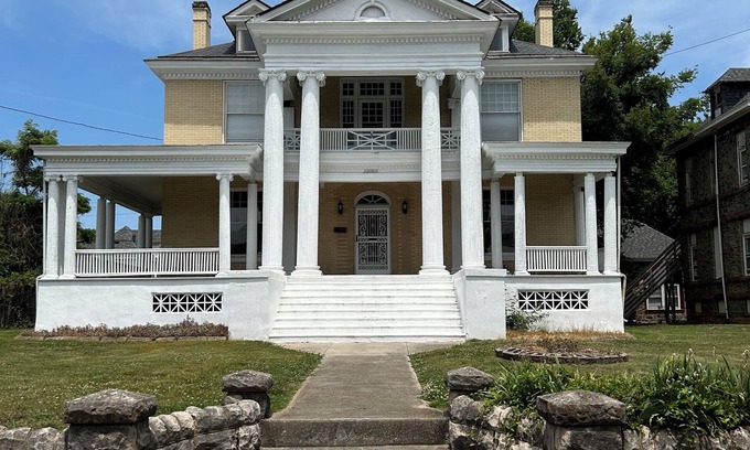 Roanoke Casa | Beautiful Historic Home in Roanoke