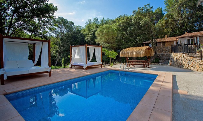 Binibona Casa | Hermosa casa de vacaciones con piscina privada en Binibona en el borde de las montañas de Tramuntana