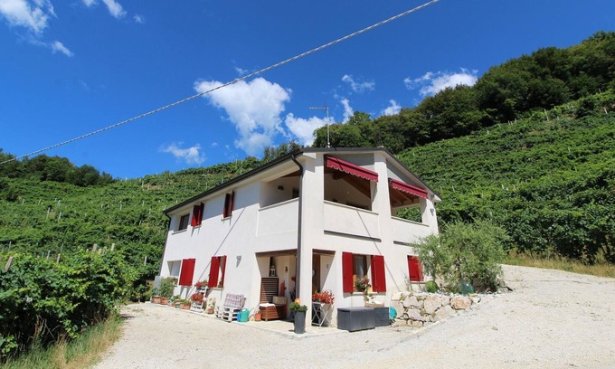 Miane Casa | Hermosa casa de vacaciones en Miane con terraza
