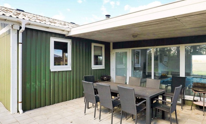 Hou Casa | Hermosa casa de vacaciones en Hals con piscina