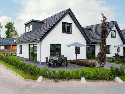 Hensbroek Casa | Beautiful holiday home with lots of space in a holiday park near Alkmaar