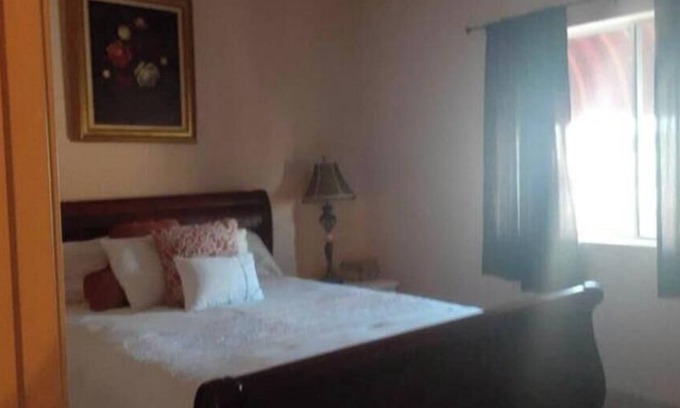 Foothills Casa | Beautiful home and scenic mountain view!