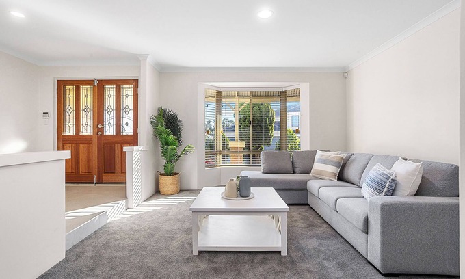 Hillarys Casa | Beautiful Home away from Home beside the beach.
