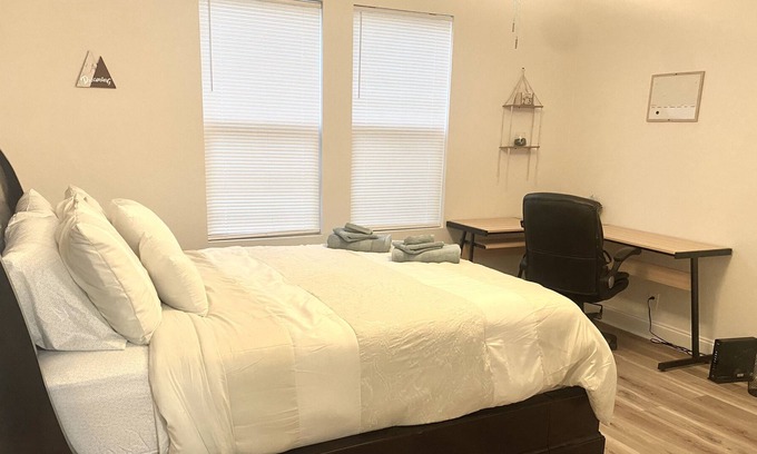 Jacksonville Casa | Beautiful home-close to downtown! Hammocks, Grill, & Fire pit!