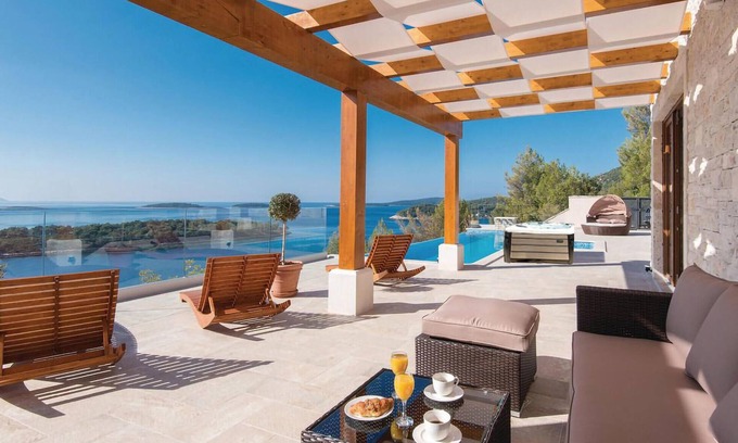 Blato Casa | Hermosa casa en Karbuni