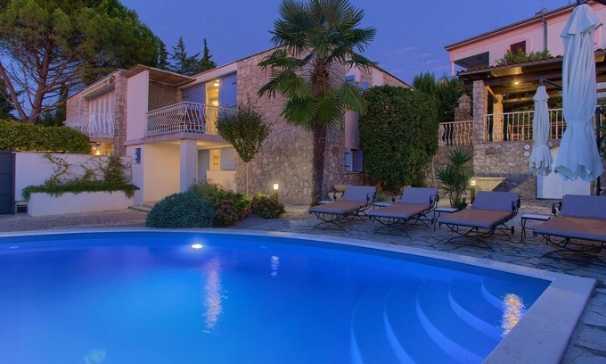 Zidarici Casa | Hermosa casa en Malinska con sauna