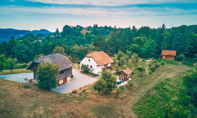 Crnomelj Casa | Hermosa casa en Mokronog con sauna