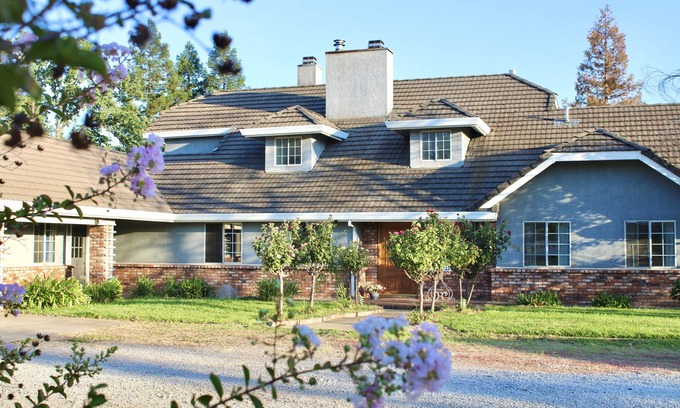 Junction Casa | Beautiful home in Redding!