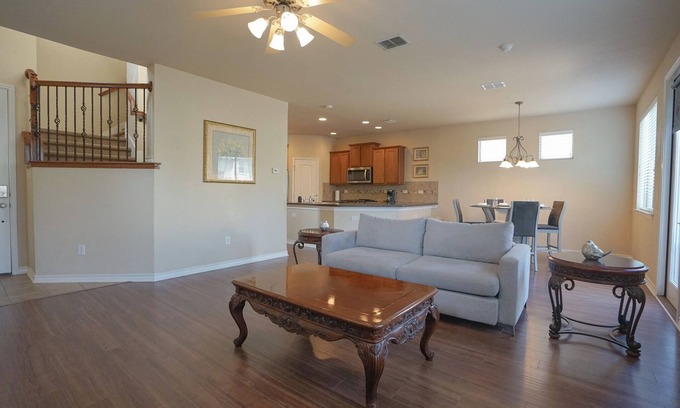 Stone Oak Casa | Beautiful Home in Stone Oak