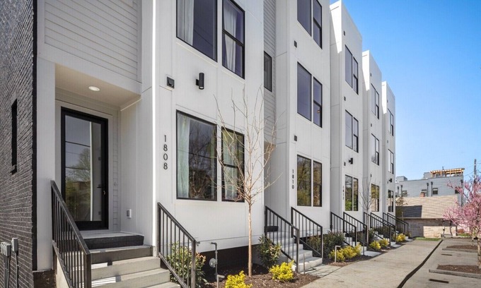 Hillsboro Village Condominio | Beautiful Home in the Middle of Vanderbilt, Belmont & Music Row