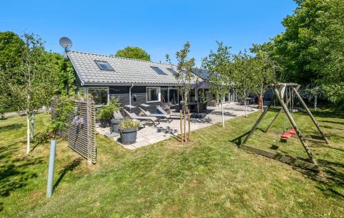Holloselund Casa | Beautiful Home In Tisvildeleje