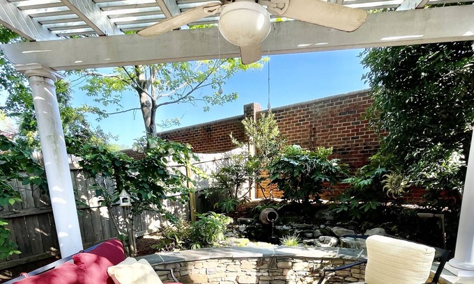 Greensboro Casa | Beautiful Home in Upscale Neighborhood - Beautiful Outdoor Space