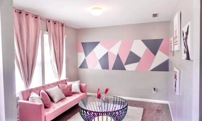 Charlotte Casa | Beautiful Home Near UNC & More..Wi-Fi.2 lofts!